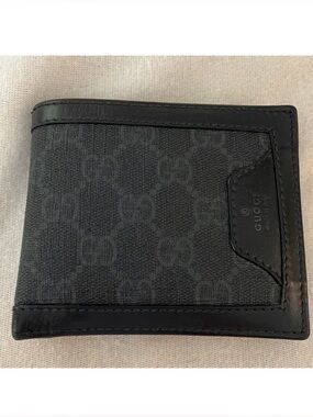 Gucci Mens Leather Wallet